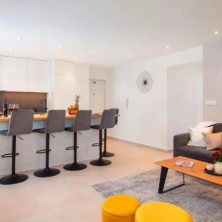 Sunset Penthouse With Spectacular View And Jacuzzi Апартаменты *