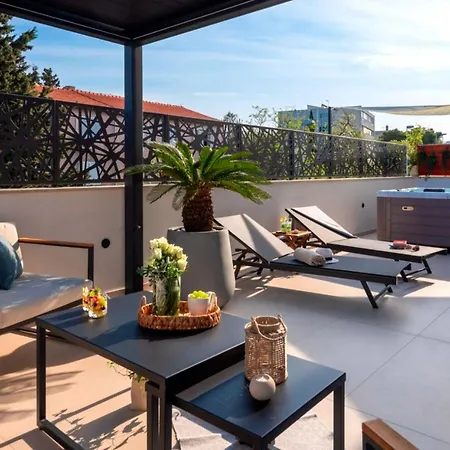 Апартаменты Sunset Penthouse With Spectacular View And Jacuzzi