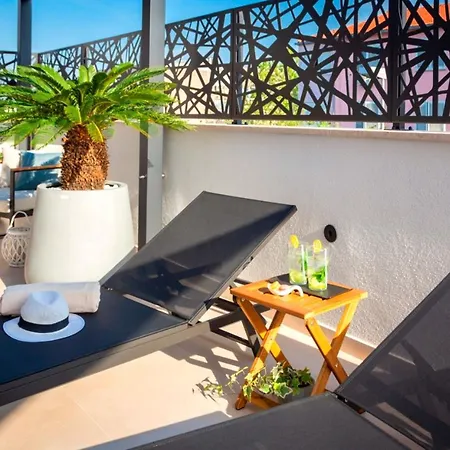Sunset Penthouse With Spectacular View And Jacuzzi Апартаменты *