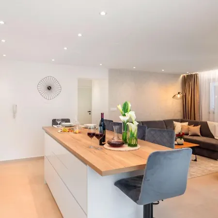 Διαμέρισμα Zadar Sunset Penthouse With Spectacular View And Jacuzzi